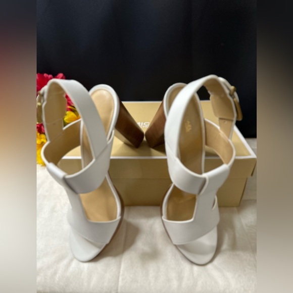 New Michael Kors Becker T Strap Leather Rare Optic White Block Heel 9.5M w/Box - Picture 12 of 16